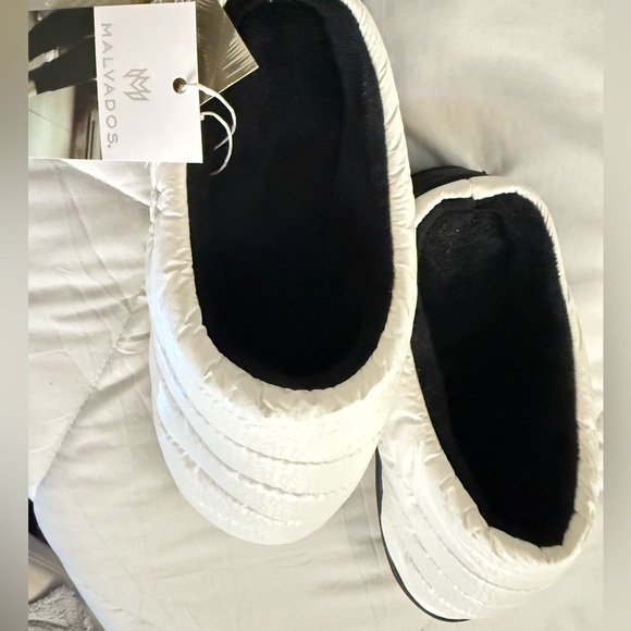 MALVADOS
WOMENS MALVADOS PUFF DADDY SLIPPERS - Picture 8 of 9
